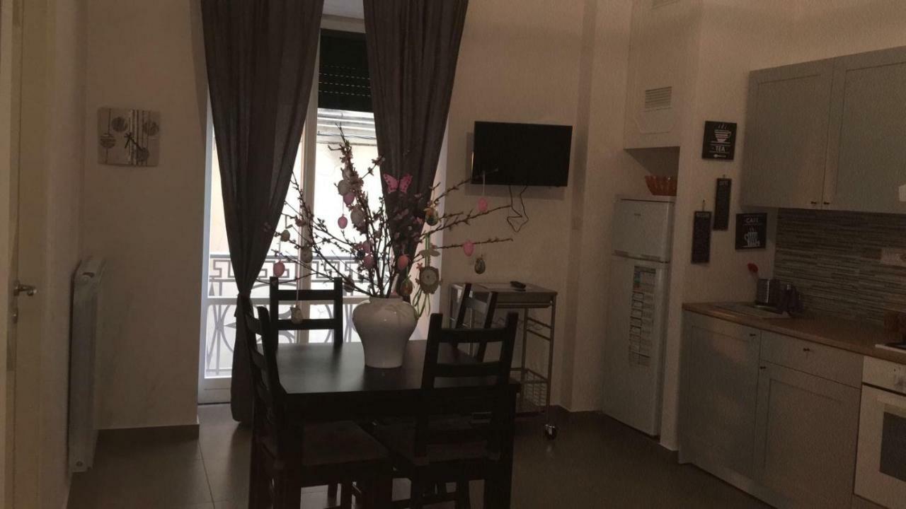 Casa Vacanza "Al Vicolo Delle Colonne" Salerno Eksteriør billede