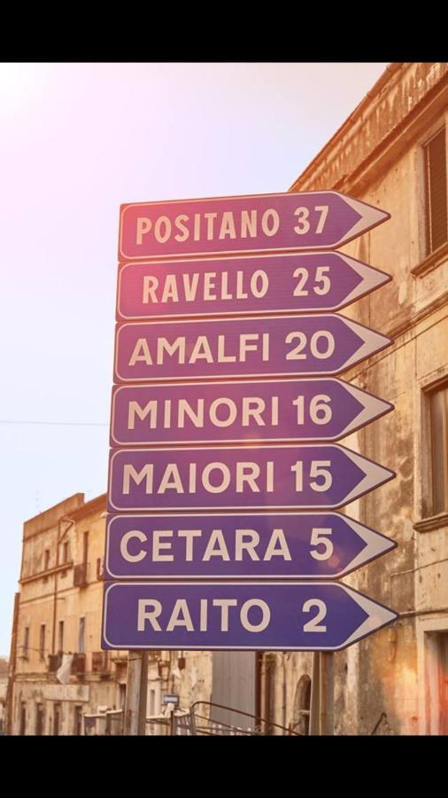 Casa Vacanza "Al Vicolo Delle Colonne" Salerno Eksteriør billede
