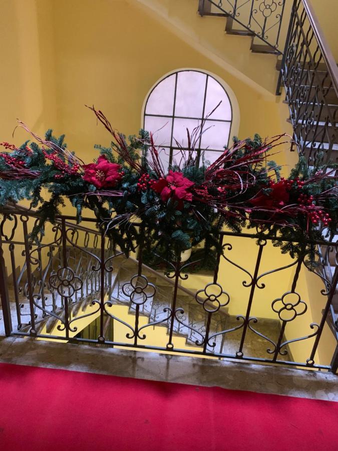 Casa Vacanza "Al Vicolo Delle Colonne" Salerno Eksteriør billede